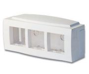 Коробка установочная под BRAVA 6мод. (для кабель-канала 70х22/90х25/TMC) DKC 09221 Коробка установочная под BRAVA 6мод. (для кабель-канала 70х22/90х25/TMC) DKC 09221